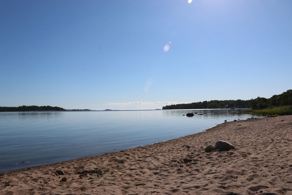 Gränsö, Bondbackens badplats